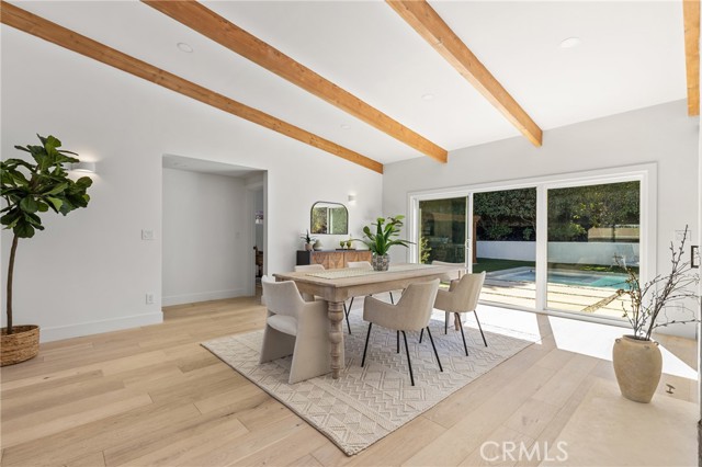 Detail Gallery Image 14 of 37 For 6009 Neddy Ave, Woodland Hills,  CA 91367 - 5 Beds | 3 Baths