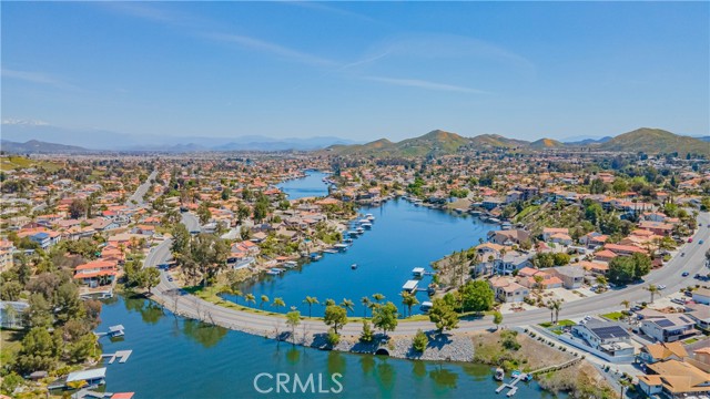 Detail Gallery Image 2 of 40 For 22062 Tumbleweed Dr, Canyon Lake,  CA 92587 - 4 Beds | 2/1 Baths