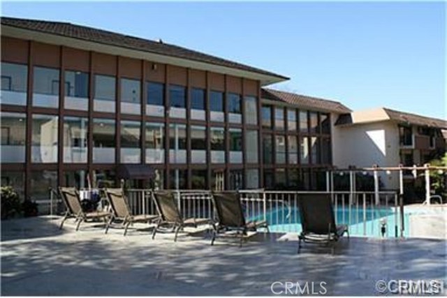 5585 E Pacific Coast, Long Beach CA: https://media.crmls.org/medias/1df7c237-6ce9-4f7c-8695-f12722731ec2.jpg
