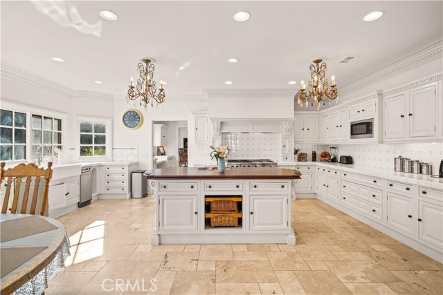 Detail Gallery Image 12 of 71 For 1161 N Coyote, Orange,  CA 92869 - 5 Beds | 5/1 Baths