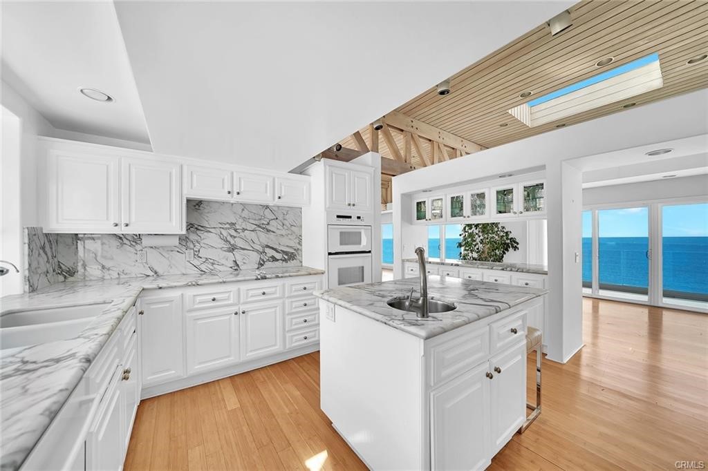 Detail Gallery Image 12 of 24 For 3329 Ocean Bld, Corona Del Mar,  CA 92625 - 2 Beds | 2/1 Baths