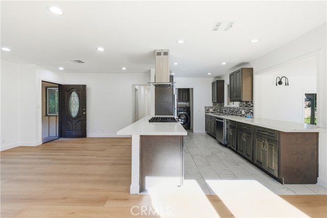 Detail Gallery Image 5 of 26 For 7112 Teesdale, North Hollywood,  CA 91605 - 3 Beds | 2 Baths