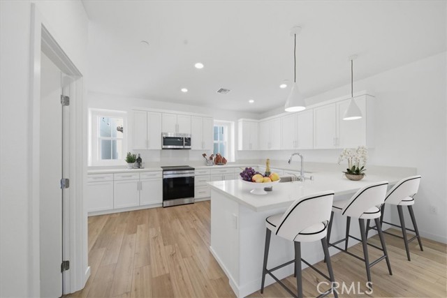 Detail Gallery Image 9 of 35 For 2542 Hepburn St, South El Monte,  CA 91733 - 4 Beds | 3/1 Baths