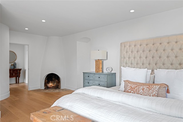 Detail Gallery Image 17 of 30 For 31402 Ocean View St, Laguna Beach,  CA 92651 - 3 Beds | 3/1 Baths