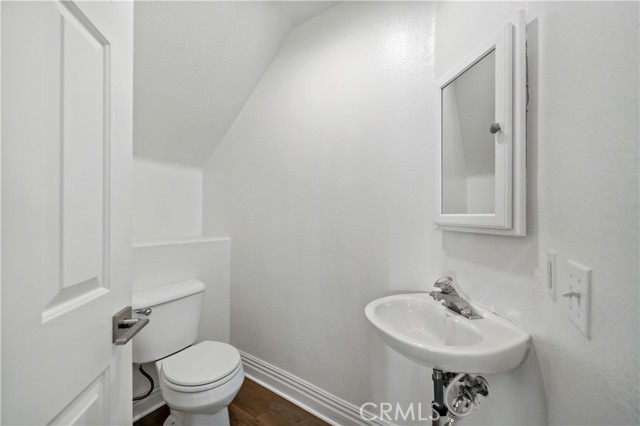 Image 17 of 40 For 26487 Arboretum Way 2104