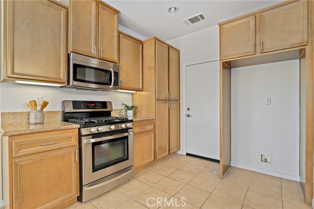 12101 Van Nuys Boulevard, 27 photo 5