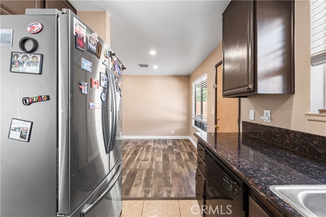 Detail Gallery Image 12 of 26 For 4846 Karling Pl, Palmdale,  CA 93552 - 3 Beds | 2 Baths