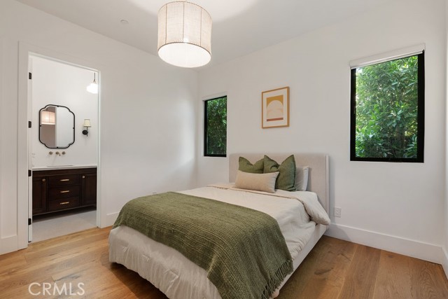 5142 Brynhurst Avenue, Los Angeles CA: https://media.crmls.org/medias/1dfc186b-780c-4f6c-9b9c-d9ec4848b2d4.jpg
