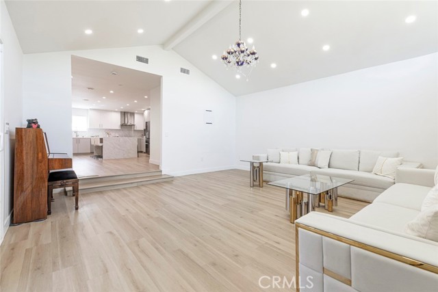 Detail Gallery Image 20 of 57 For 7106 Teesdale Ave, North Hollywood,  CA 91605 - 3 Beds | 2 Baths
