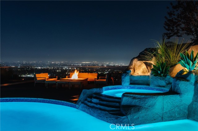 4935 Calvin Avenue, Tarzana CA: https://media.crmls.org/medias/1dfc89f0-fec9-4ffc-a86d-734f918e486a.jpg