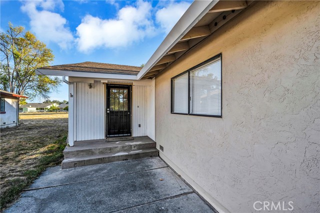 Detail Gallery Image 2 of 15 For 19270 Mountain Meadow South, Hidden Valley Lake,  CA 95467 - 6 Beds | 4 Baths