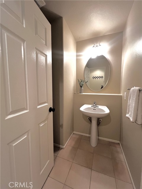 Detail Gallery Image 16 of 28 For 15 Rue Du Chateau, Aliso Viejo,  CA 92656 - 3 Beds | 2/1 Baths