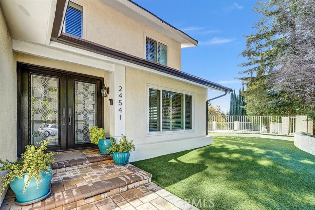 Detail Gallery Image 8 of 51 For 24541 Gardenstone Lane, West Hills,  CA 91307 - 3 Beds | 3 Baths