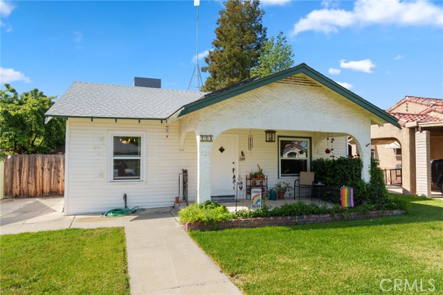 221 College Avenue, Coalinga CA: https://media.crmls.org/medias/1dff9417-d669-4623-aa9f-b3574b7a99e9.jpg
