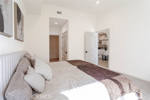 Detail Gallery Image 18 of 46 For 1598 Long Beach #407,  Long Beach,  CA 90813 - 2 Beds | 3 Baths