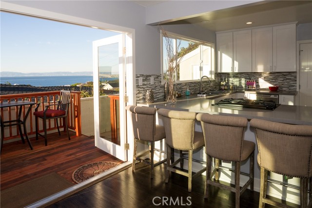 Detail Gallery Image 13 of 15 For 214 via Anita, Redondo Beach,  CA 90277 - 4 Beds | 3/1 Baths