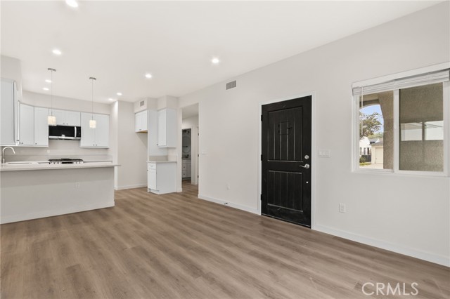 Detail Gallery Image 6 of 25 For 4508 Hedda St #1,  Lakewood,  CA 90712 - 3 Beds | 2 Baths