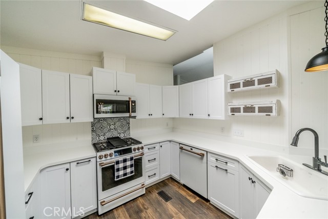 Detail Gallery Image 10 of 55 For 22241 Nisqually Rd #33,  Apple Valley,  CA 92308 - 3 Beds | 2 Baths