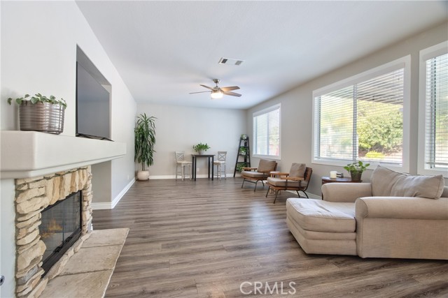 31264 Jura Court, Temecula CA: https://media.crmls.org/medias/1e023606-e7d8-4834-9162-5e9ec0f4ef40.jpg