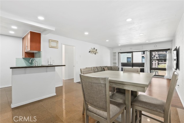 7740 Redlands Street, Playa del Rey CA: https://media.crmls.org/medias/1e027b5f-43c1-44a3-90b7-a7dffa96a3bb.jpg