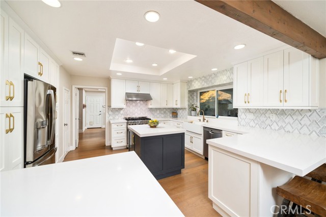 Detail Gallery Image 4 of 47 For 810 Mountain Ln, Glendora,  CA 91741 - 3 Beds | 2/1 Baths