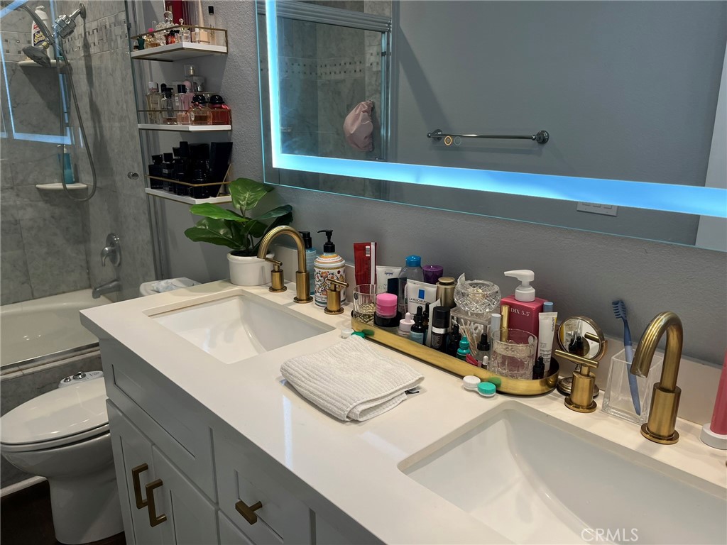 1e02d142 3949 4ea7 9297 9bf29bf190f9