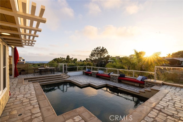 633 Rockford Road, Corona del Mar CA: https://media.crmls.org/medias/1e02d9ac-6b04-46d5-83a4-5a33c37bbb6e.jpg