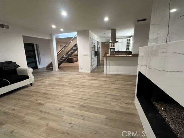 Detail Gallery Image 20 of 42 For 5128 Llano, Woodland Hills,  CA 91364 - 3 Beds | 3 Baths