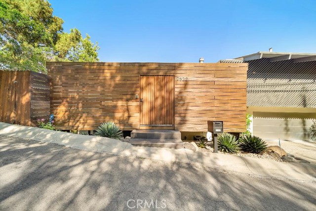 2522 Zorada Drive, Los Angeles CA: https://media.crmls.org/medias/1e037719-5690-4472-9aec-606f06982f5c.jpg