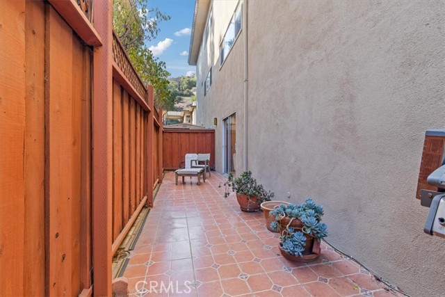 Detail Gallery Image 29 of 43 For 6736 Hillpark Dr #102,  Los Angeles,  CA 90068 - 2 Beds | 2 Baths