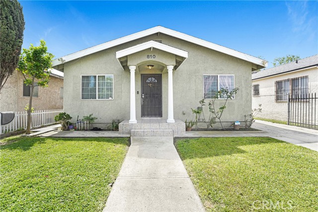 Detail Gallery Image 4 of 33 For 810 E 87th, Los Angeles,  CA 90002 - 4 Beds | 2 Baths