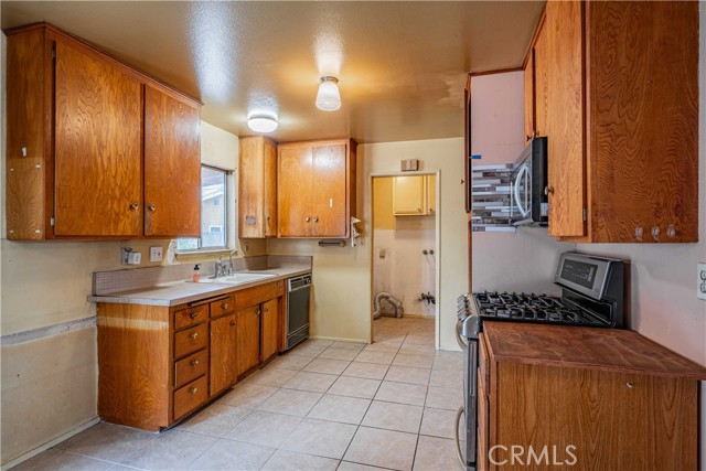 Detail Gallery Image 13 of 34 For 10833 Courson Dr, Stanton,  CA 90680 - 3 Beds | 2 Baths