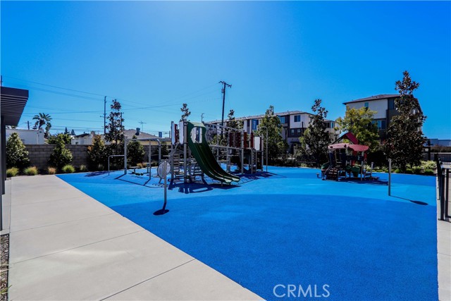 Detail Gallery Image 12 of 13 For 1571 Lima Way #2,  Placentia,  CA 92870 - 2 Beds | 2/1 Baths