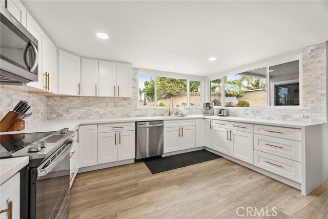 Detail Gallery Image 15 of 38 For 25311 Pike Rd, Laguna Hills,  CA 92653 - 4 Beds | 3/1 Baths