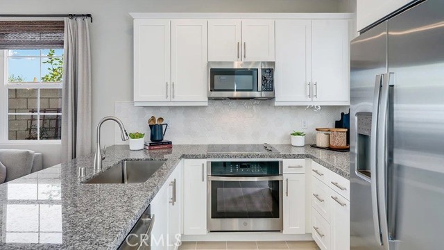 Detail Gallery Image 2 of 22 For 2586 E Lincoln Paseo, Ontario,  CA 91762 - 2 Beds | 2/1 Baths