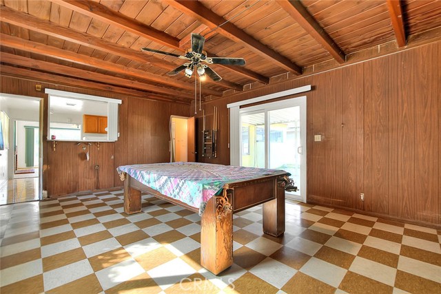 Bonus room, view is facing in to the kitchen