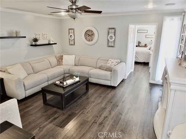 4513 N Paramount Boulevard, Lakewood CA: https://media.crmls.org/medias/1e05d871-99bc-43d3-b6df-cfd04bb1a78f.jpg