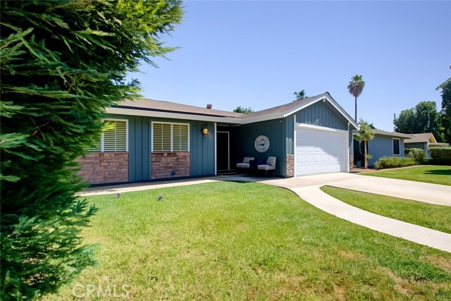 Detail Gallery Image 2 of 38 For 429 Gail Ct, Merced,  CA 95348 - 3 Beds | 2 Baths