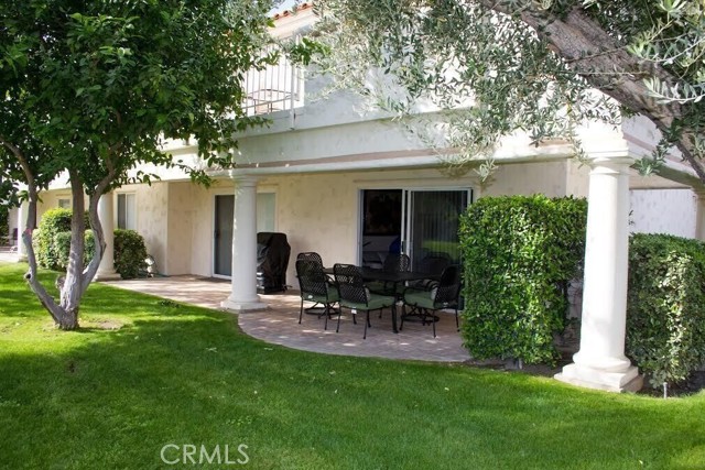 144 Desert Falls Circle, Palm Desert CA: https://media.crmls.org/medias/1e069cbc-3cd9-42eb-9564-78836f518ab7.jpg