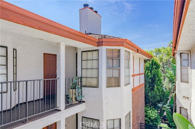811 N Columbus Avenue, Glendale CA: https://media.crmls.org/medias/1e088506-47e5-460e-955a-f924c4c6d9fe.jpg