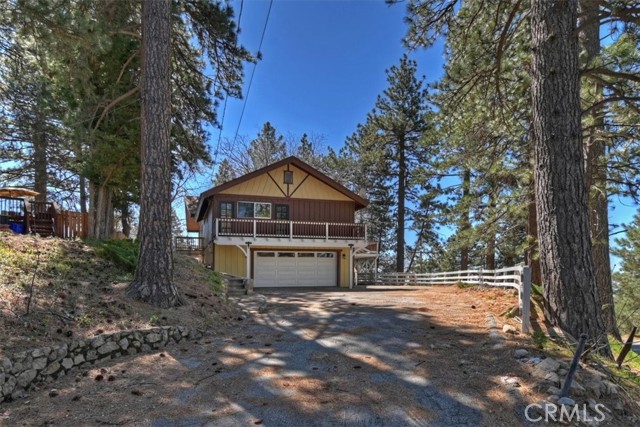 Detail Gallery Image 2 of 45 For 30573 Live Oak, Running Springs,  CA 92382 - 3 Beds | 2/1 Baths