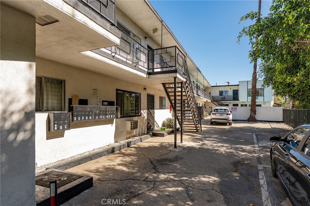 252 W Elm AvenueBurbank img 2