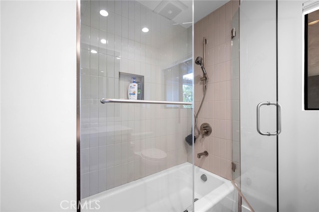 2305 Henrietta Avenue, La Crescenta CA: https://media.crmls.org/medias/1e091de3-4f07-422e-8c0e-aeeb18d05f23.jpg