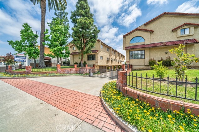 Detail Gallery Image 27 of 29 For 130 N Moore Ave #E,  Monterey Park,  CA 91754 - 3 Beds | 2 Baths