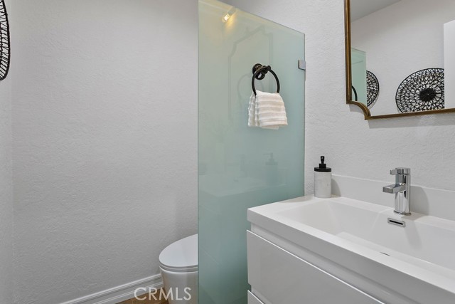 1101 Kenwood Place, Fullerton CA: https://media.crmls.org/medias/1e0a42df-1bdc-4e8e-a172-bd597495890d.jpg