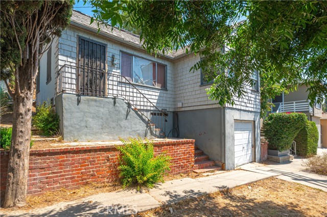 4868 La Roda Avenue, Eagle Rock CA: https://media.crmls.org/medias/1e0b678d-2f04-45b6-ae4f-490b2db8b536.jpg