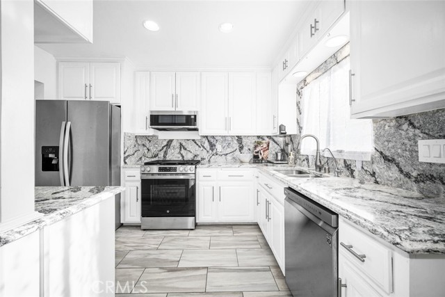 Detail Gallery Image 13 of 51 For 3034 N Ocana, Long Beach,  CA 90808 - 5 Beds | 2 Baths