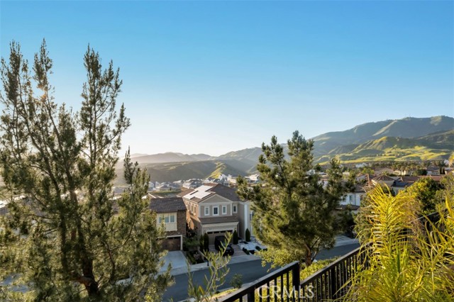 11929 Ricasoli Way, Porter Ranch CA: https://media.crmls.org/medias/1e0d061f-96b5-4b69-ba12-91d2a09c9c8d.jpg