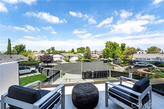 4706 Katherine Avenue, Sherman Oaks CA: https://media.crmls.org/medias/1e0d11d8-4a93-4cf6-bee4-09890279d5c1.jpg