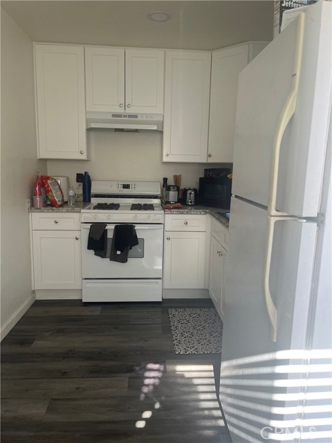 14703 MESA DR, Victorville CA: https://media.crmls.org/medias/1e0d27b6-de31-4dda-a16d-b69b51d25b1a.jpg